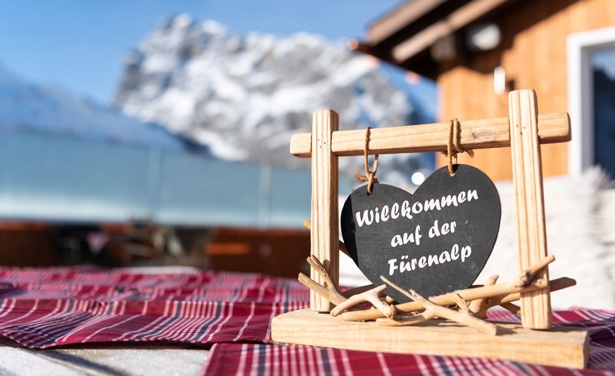 Inspired by the majestic mountains, combined with local produce, we serve you typical Swiss dishes, original menus and selected wines.