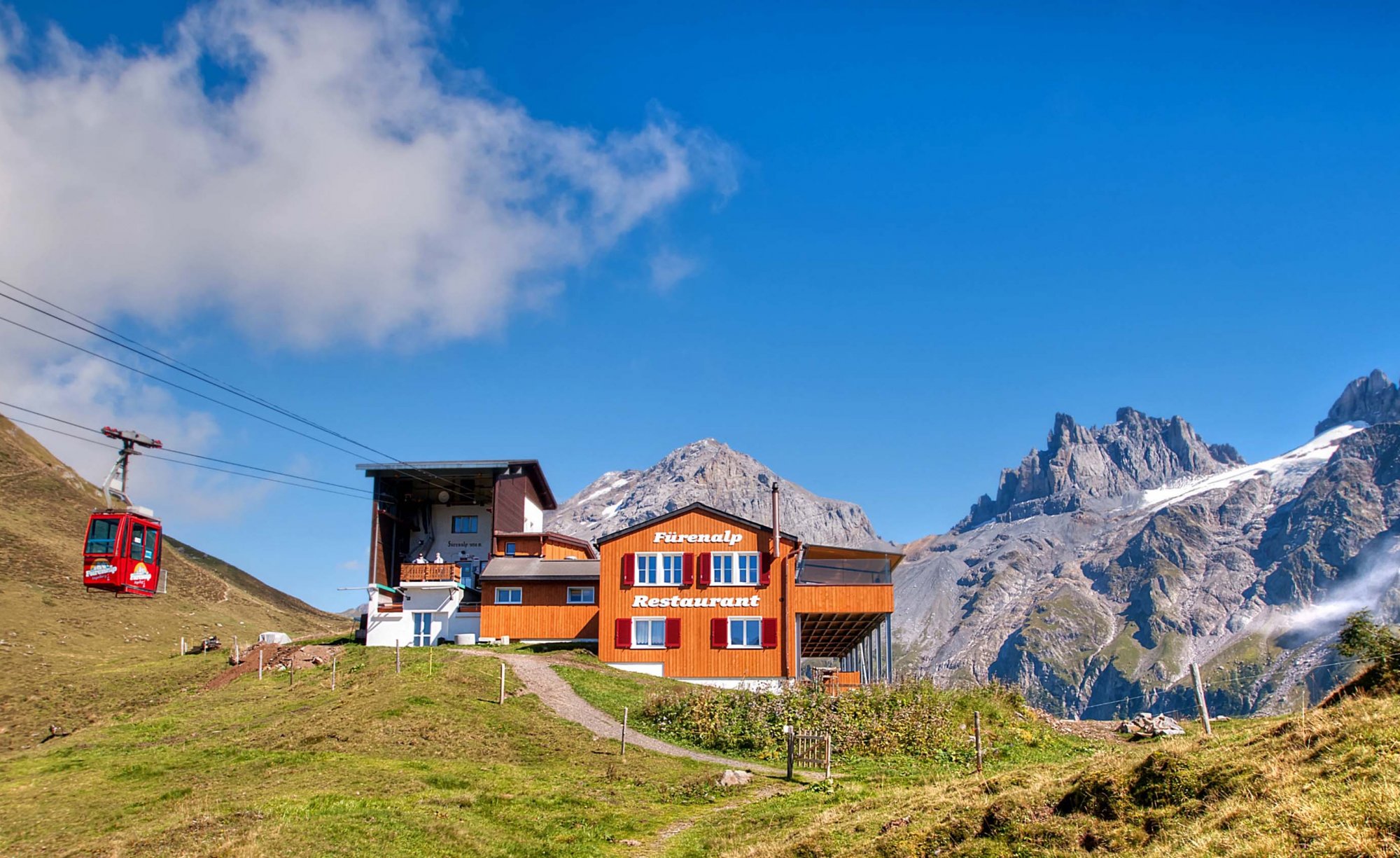 While hiking, climbing, enjoying the mountain restaurant - recharge your batteries on the Fürenalp.